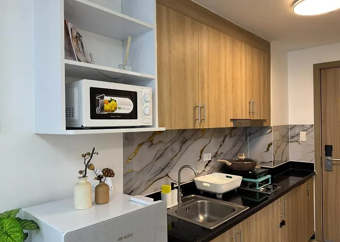 Shore 2 Residences Rm 19106 Pool View By Prime Moa *